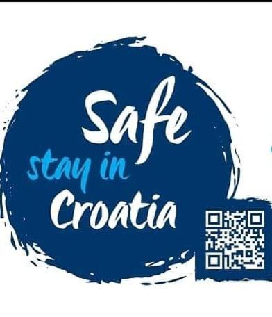 Smart Hostel Slavonski Brod Bagian luar foto