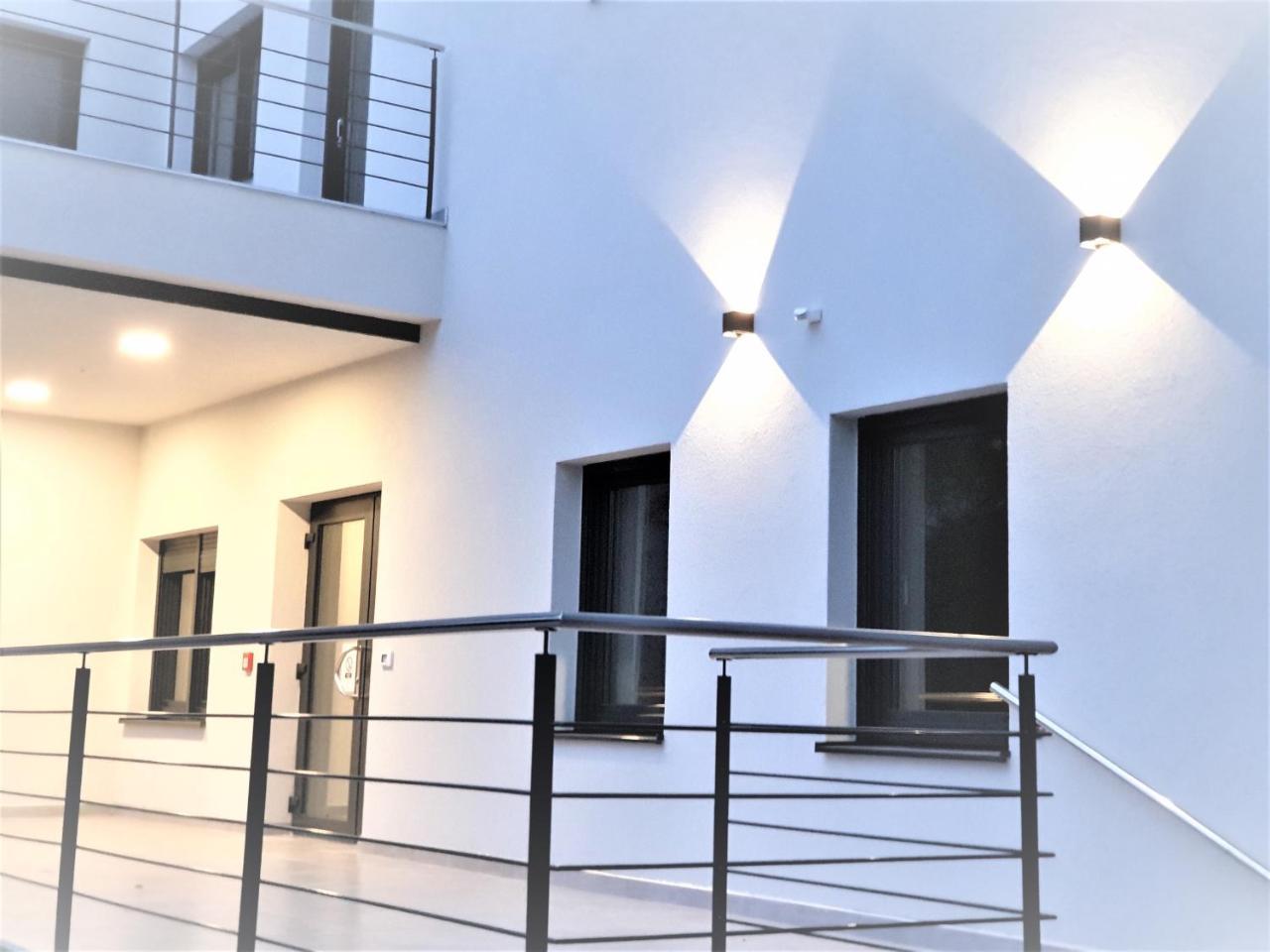 Smart Hostel Slavonski Brod Bagian luar foto